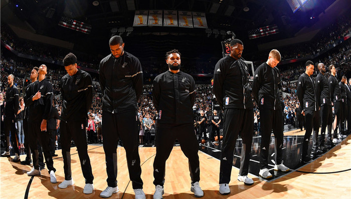 胶着局面中 胶着局面中